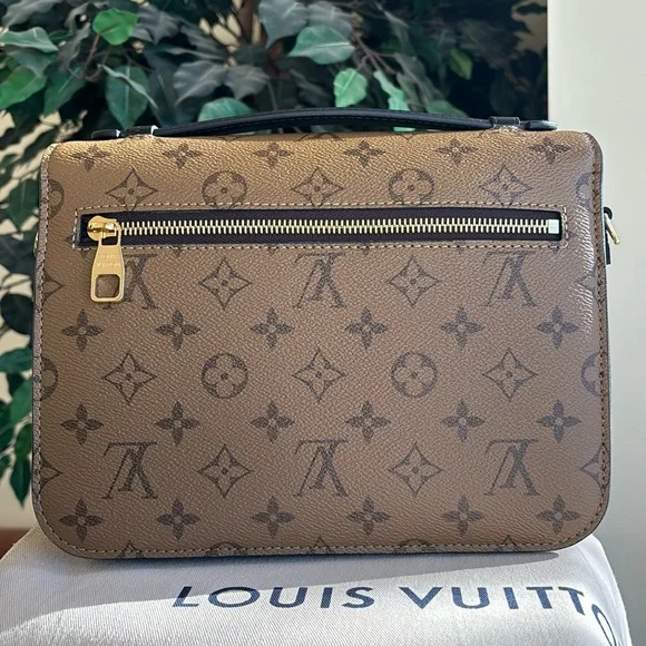 NWT  Louis Vuitton Pochette Métis Monogram Reverse Bag - Picture 9 of 17